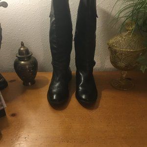 Ladie's Frye 'Rivet' boots.